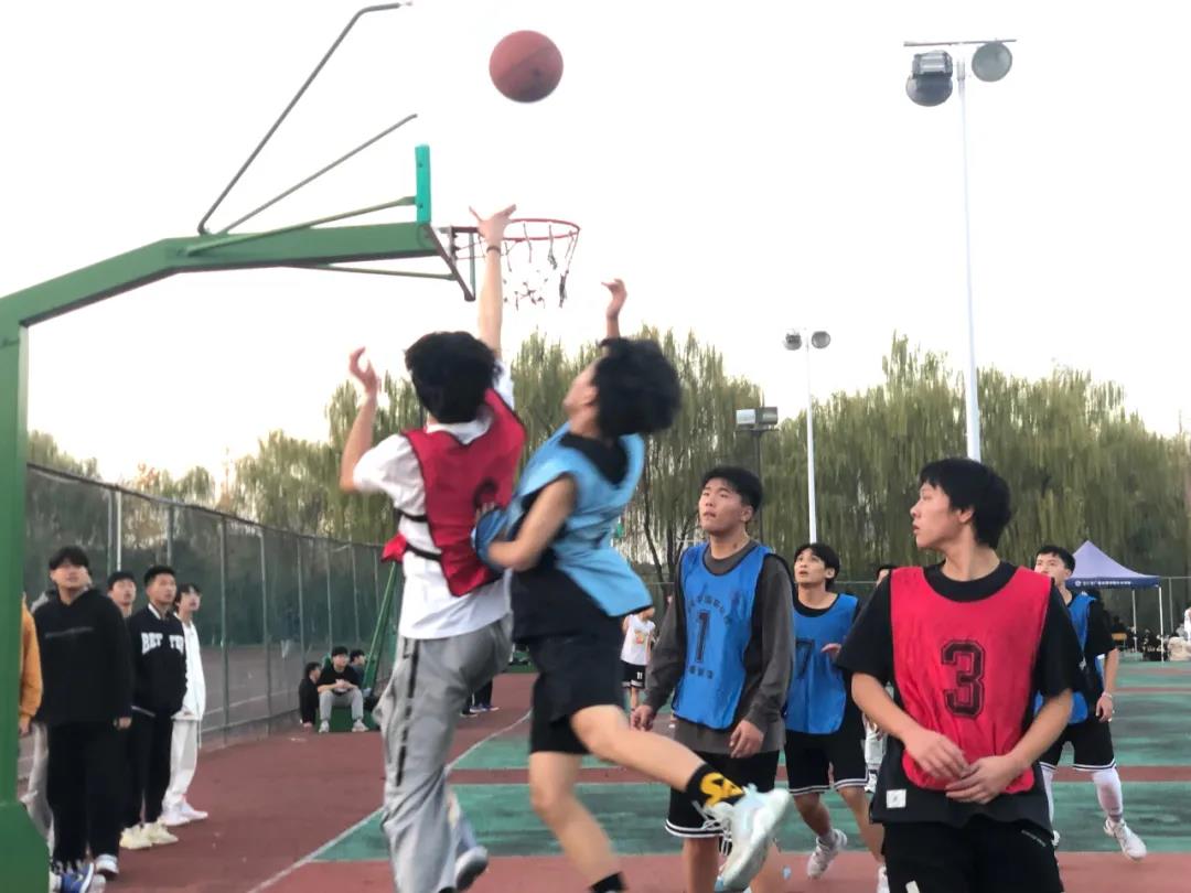 學(xué)?；顒?dòng)